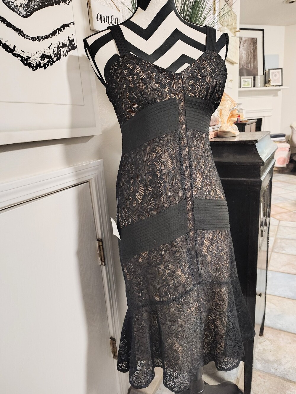 NWT $129 Ann Taylor LOFT Black Lace Illusion Flounce Hem Sheath Dress Women's 2P - Picture 4 of 10